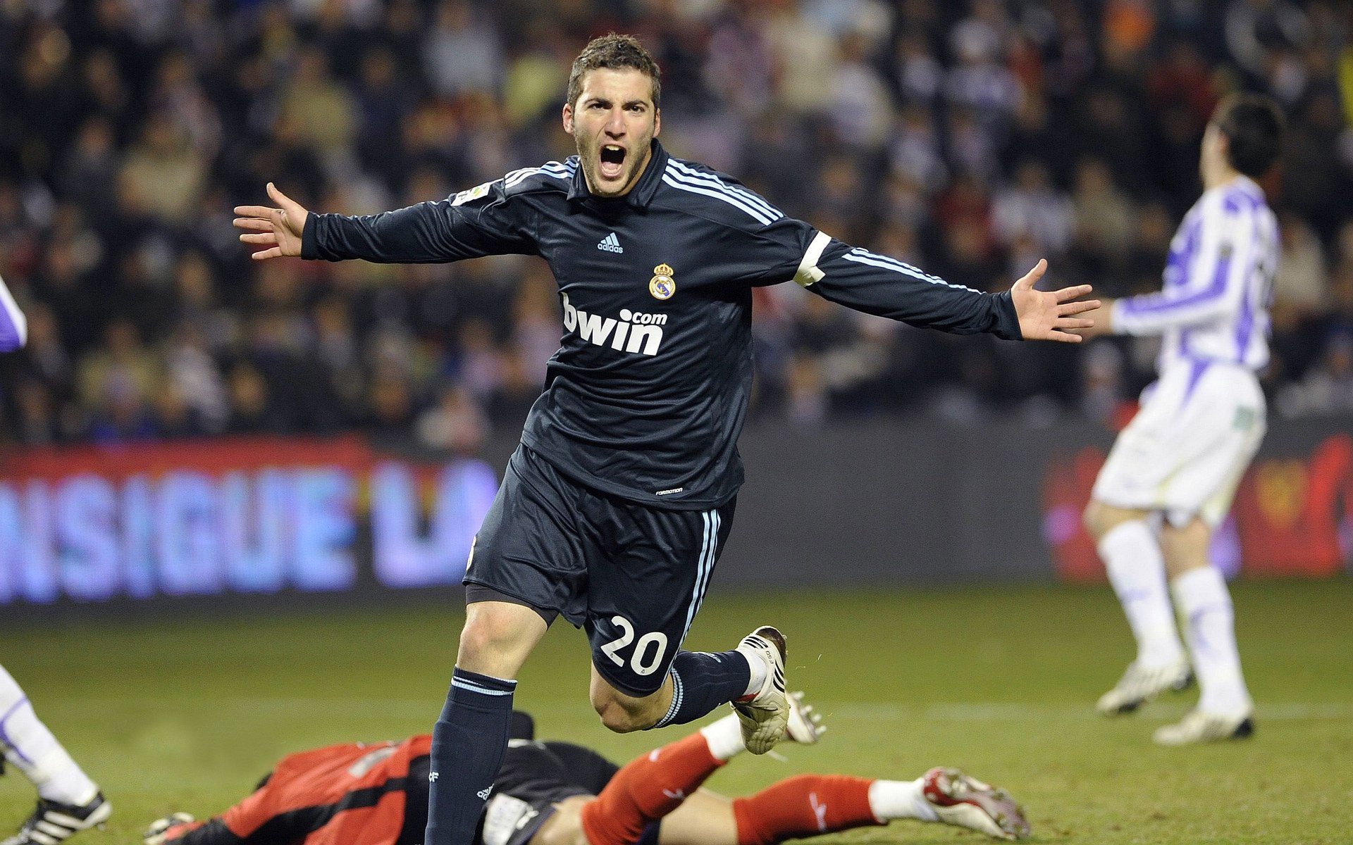 波波维奇冲线瞬间点燃现场气氛，波波维奇有多厉害